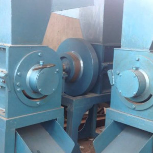 MÁY NGHIỀN PHẾ LIỆU MINI